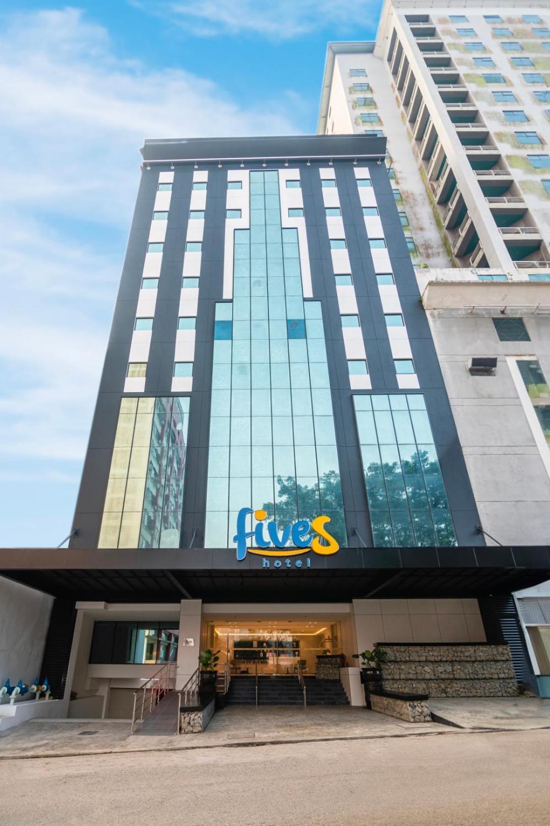 Hotel Fives Meldrum 3*