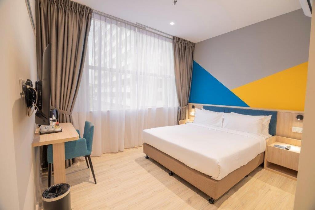 Fives Meldrum 3* Johor Bahru