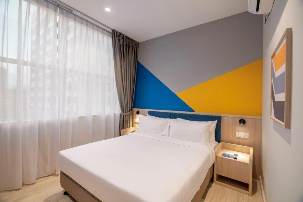 Fives Meldrum Hotel 3*